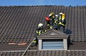 Feuer 3 Dachstuhlbrand Koeln Rath Heumar Gut Maarhausen Eilerstr P102